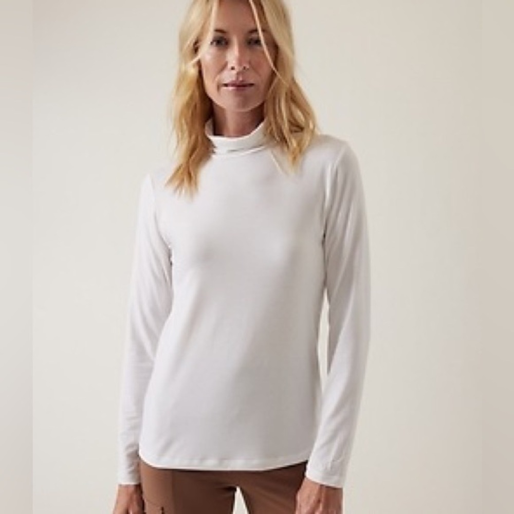 Athleta‎ Essential Turtleneck White Modal Long Sleeve Size Medium
